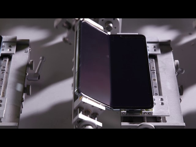 Как роботы Samsung проверяли на прочность смартфон Galaxy Fold 