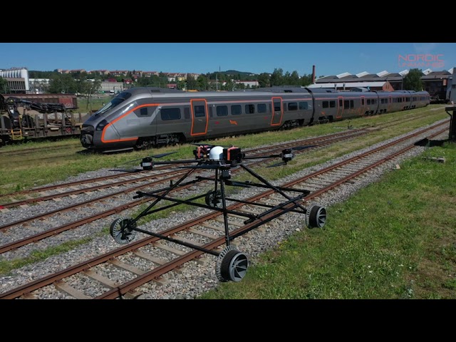 Норвежский дрон-инспектор самостоятельно ездит по железной дороге и улетает от встречных поездов 