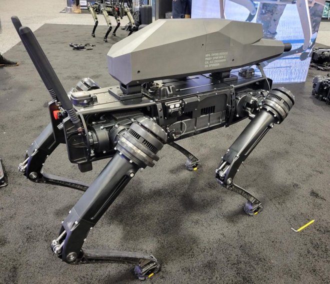 Компания Ghost Robotics вооружила робопса тяжелой снайперской винтовкой 