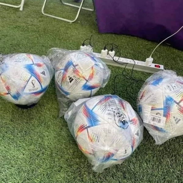 Мячи на ЧМ в Катаре настолько технологичны, что их приходится заряжать 