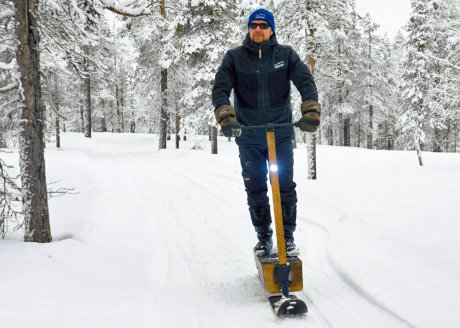 Финский изобретатель создал оригинальный электрический снегокат eLyly из дерева 
