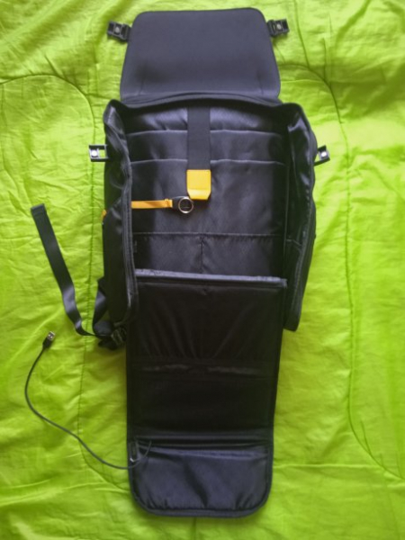 Обзор Divoom-M — стильного городского рюкзака с необычной электронной начинкой 
