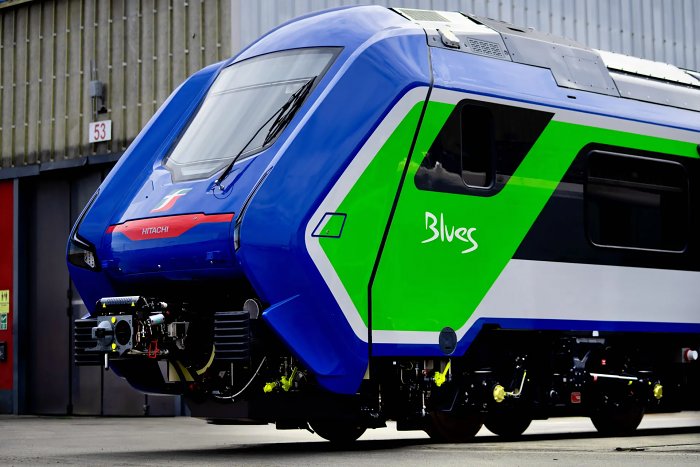 Hitachi охватит Италию сетью современных гибридных поездов Blues 