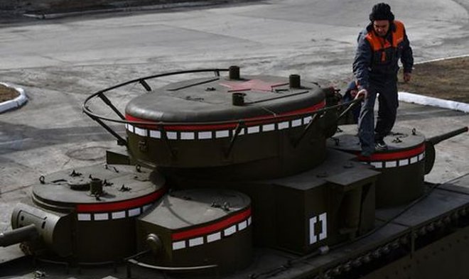 Уральские умельцы воссоздали по чертежам тяжелый пятибашенный танк Т-35 