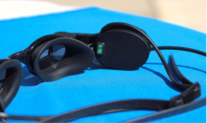 Умные очки для плавания Zwim приносят технологии дополненной реальности в бассейн 