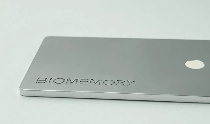 Всего за $1000 Biomemory превратит вашу ДНК в персональный флеш-накопитель 