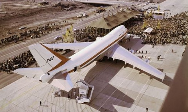 50 лет назад Boeing собиралась превратить 747 в летающий авианосец 