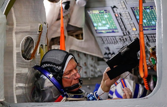 Российские специалисты планируют использовать планшеты в открытом космосе 