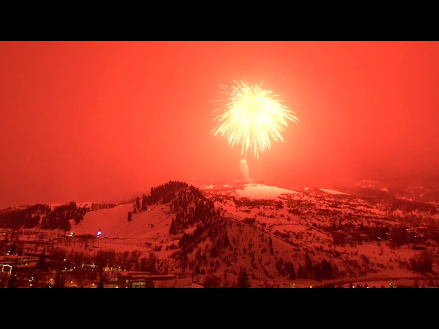 В штате Колорадо запустили самый большой фейерверк в мире – и сняли это на видео 