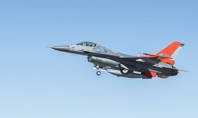 ВВС США массово превращают устаревшие F-16 в беспилотники 